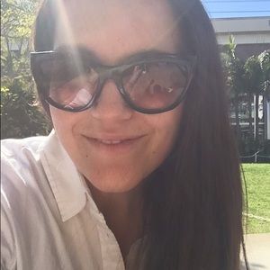 Meet your Posher, Caitlin
